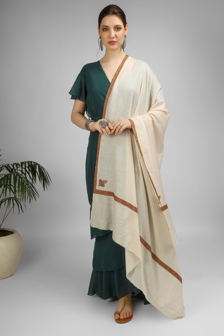 Khiza White Hashidaar Embroidery Sozni Pashmina Shawl Khiza White Hashidaar Embroidery Sozni Pashmina Shawl