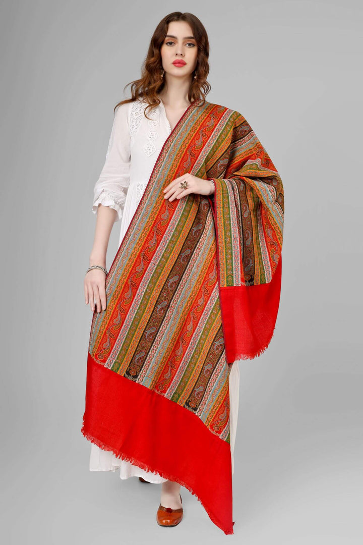 "Paisley Pashmina Antique Shawl" – a timeless blend of elegance and vintage charm. "Paisley Pashmina Antique Shawl" – a timeless blend of elegance and vintage charm.