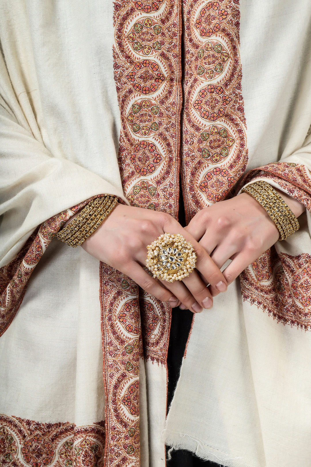 "Pashmina | GI Certified Pashmina Shawls Online | Explore Kashmiri Pashmina, Handmade Kani Wraps, and Luxurious Pure Cashmere Shawls from India"