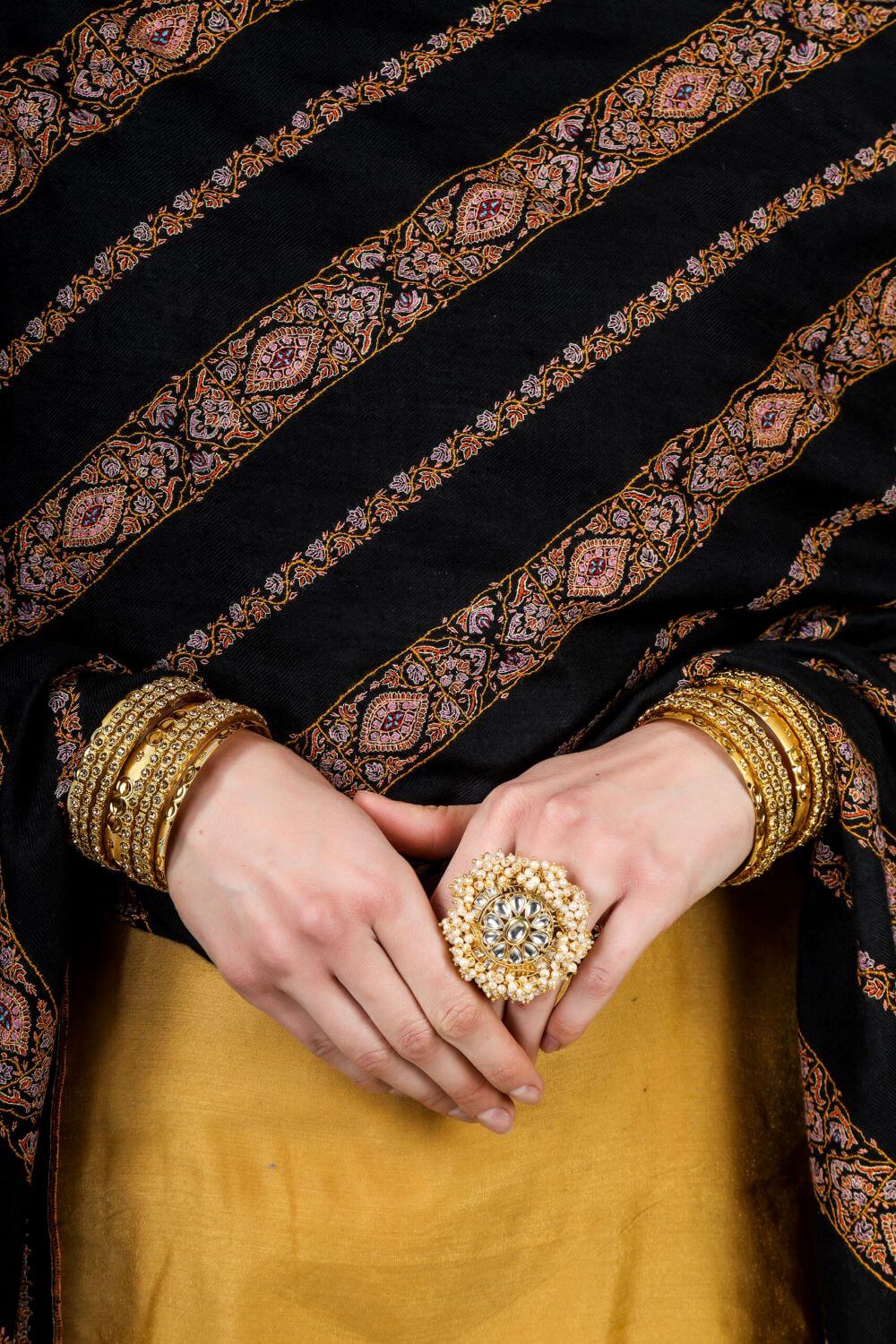 Pashmina Shawl is beautified with intricacies of Sozni; beautiful in all its forms in lovely Sozni columns known as khatraas&