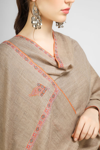 PASHMINA SHAWLS -Wrap yourself in the luxurious softness and warmth of our handwoven pashmina shawls. Our high-quality shawls come in a range of elegant and stylish designs.