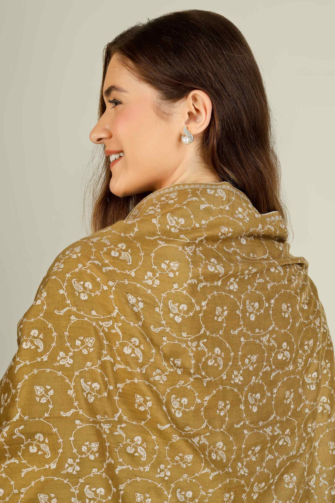 GI pashmina jaldaar shawl, it carries official certification of origin and purity, making it a trustworthy choice for buyers searching for authentic pashmina shawls online. With worldwide shipping from Kashmir to Canada, the USA