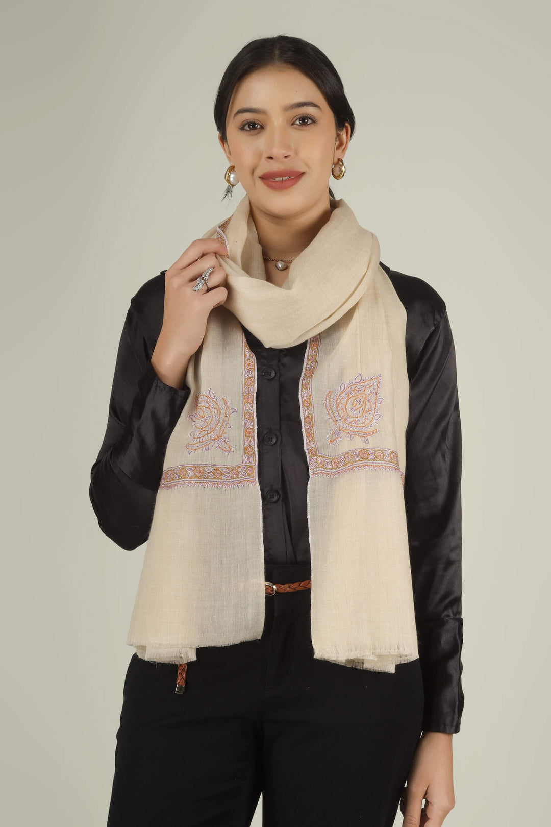 Hand-embroidered natural cream pure Pashmina stole featuring lavender and gold Sozni corner paisley (Buta) motifs and a delicate Hashidaar border from Kepra.