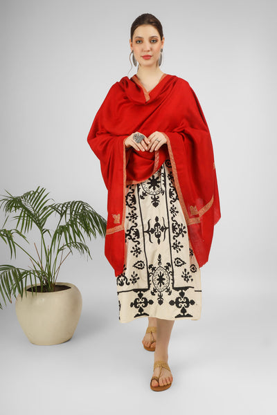 PASHMINA SHAWLS - Red Crimson Hashidaar Pashmina Shawl – a bold symbol of timeless elegance. Crafted from the finest Himalayan Pashmina wool,