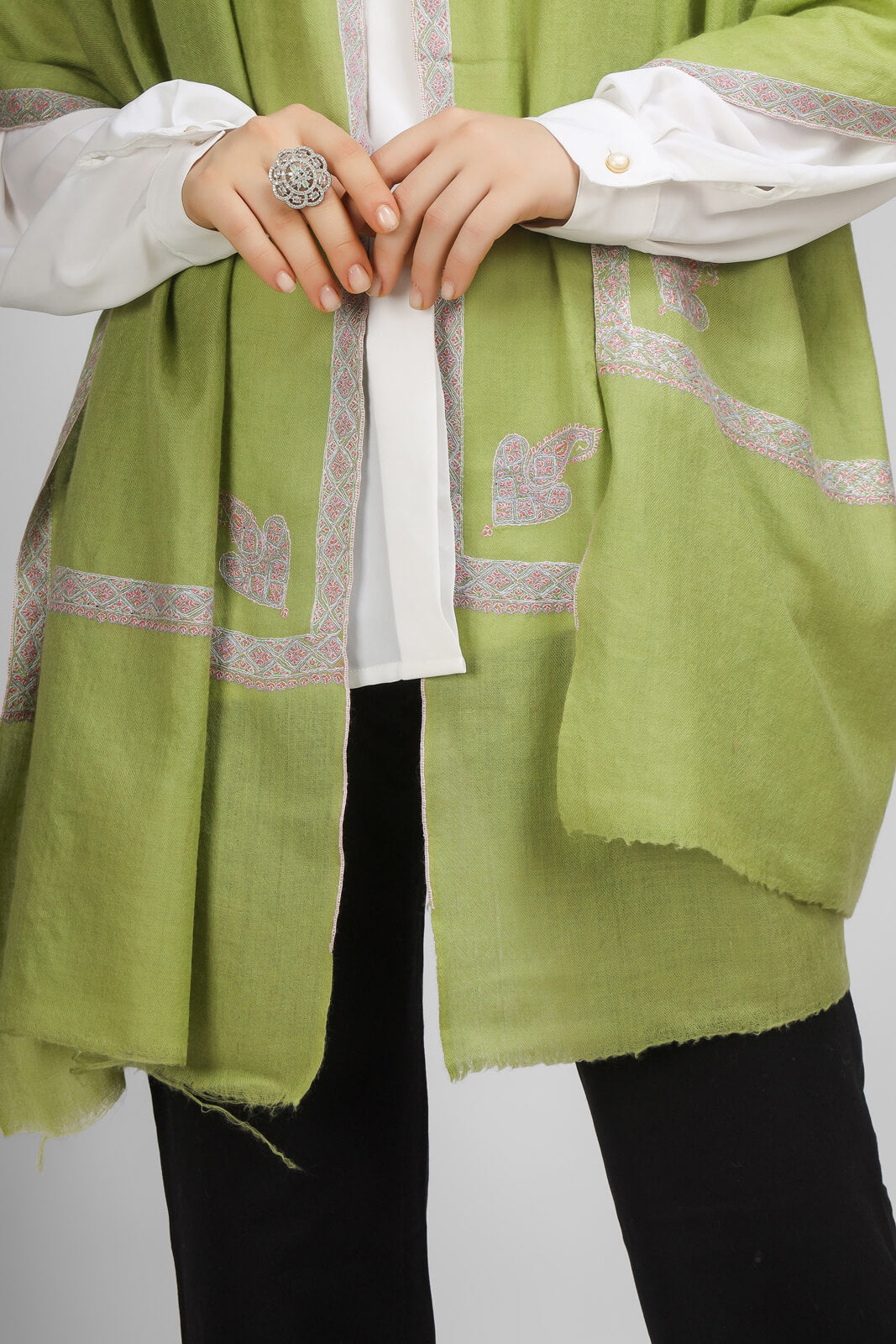 PASHMINA EMBROIDERY STOLE - KUWAIT - DELHI- DUBAI- ABUDHABI- BEST PASHMINA BRAND - JAPAN