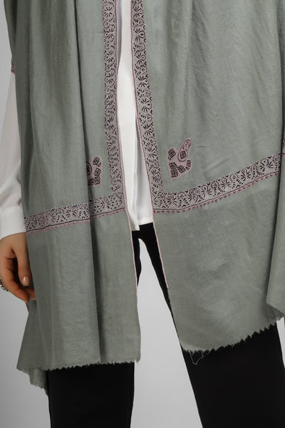 PASHMINA EMBROIDERY STOLE - gray Pashmina stole adorned in hashidaar and pink sozni embroidery. KUWAIT - DELHI- DUBAI- ABUDHABI- BEST PASHMINA BRAND - JAPAN