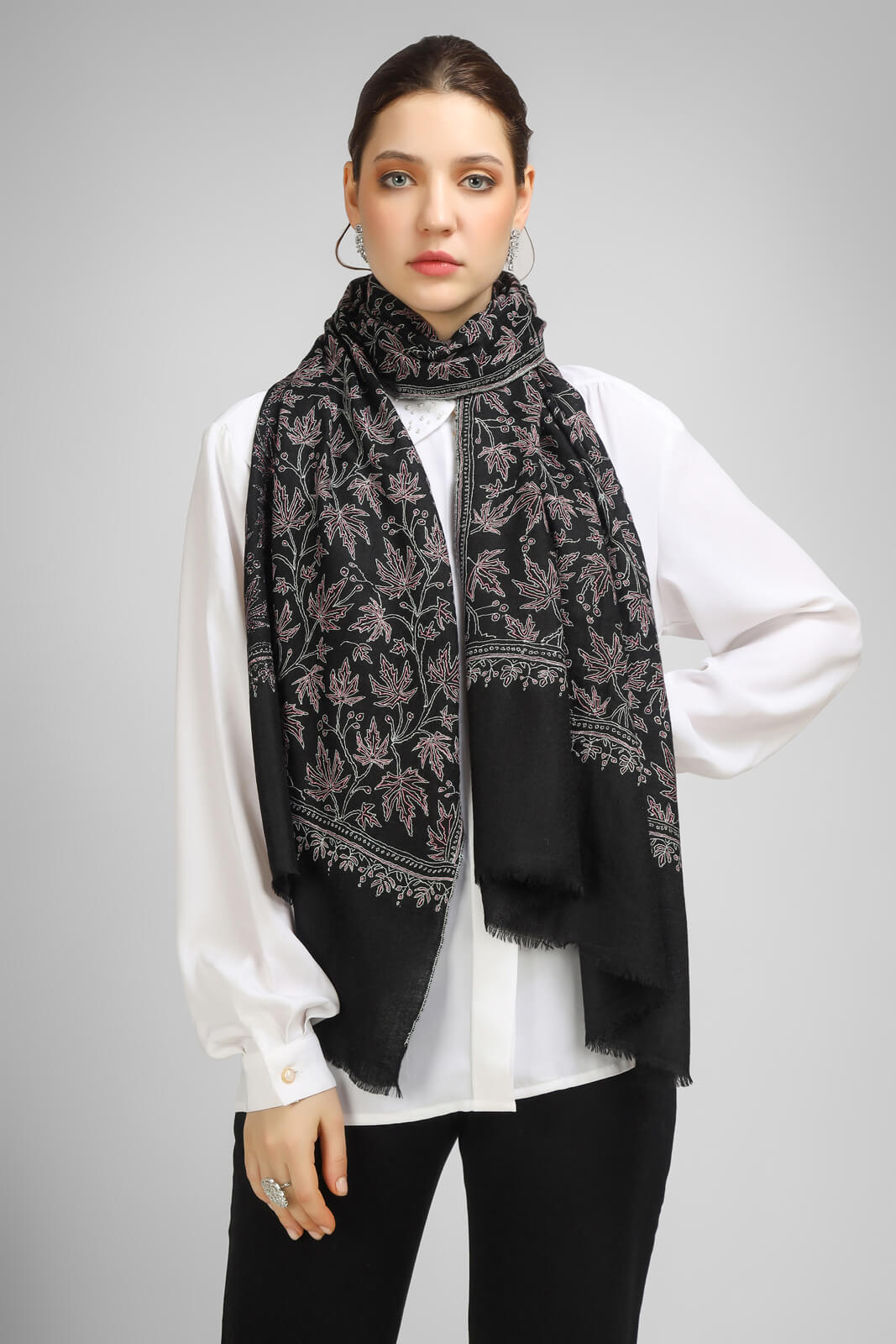 小物 pashmina Black pashmina jaldaar Chinar embroidery sozni stole – Kepra