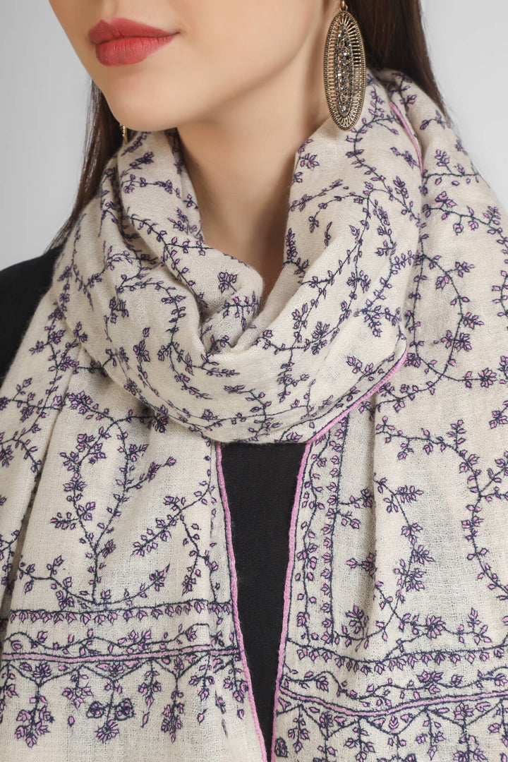 PASHMINA EMBROIDERY STOLE Explore sophistication with our White Jaldaar, Black & Mauve Sozni Pashmina Stole - We deliver our premium Pashmina products to the United Kingdom, Germany, France, Japan, UAE, and Australia