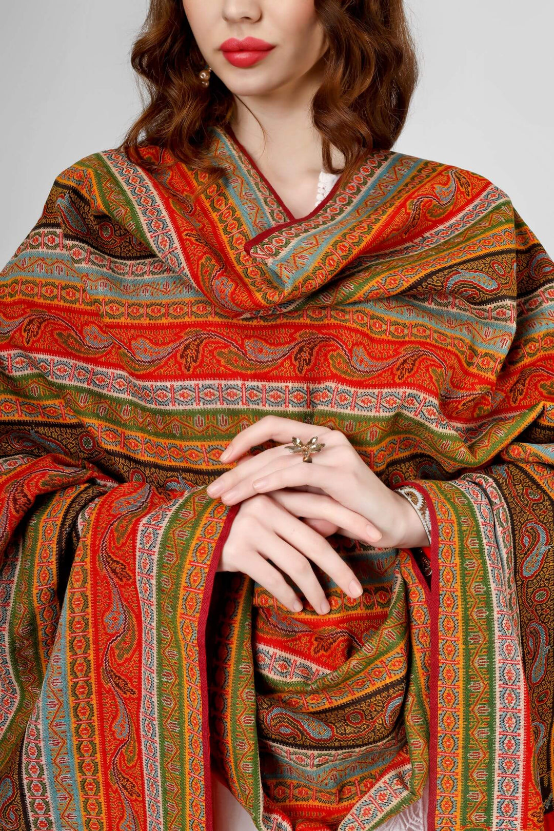 "Paisley Pashmina Antique Shawl" – a timeless blend of elegance and vintage charm.