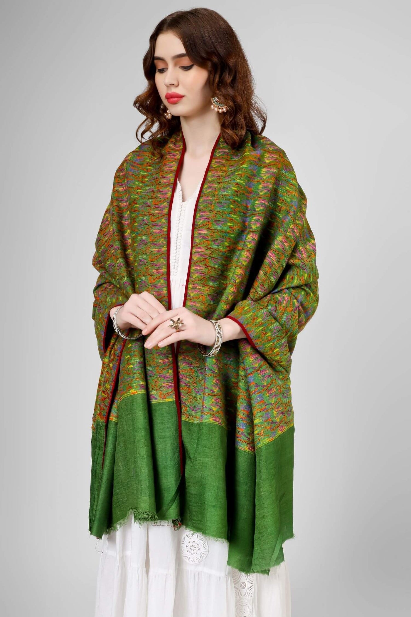 "Green Pashmina Kashmir Antique Shawl" – a classic fusion of lush green hues and timeless Kashmiri craftsmanship