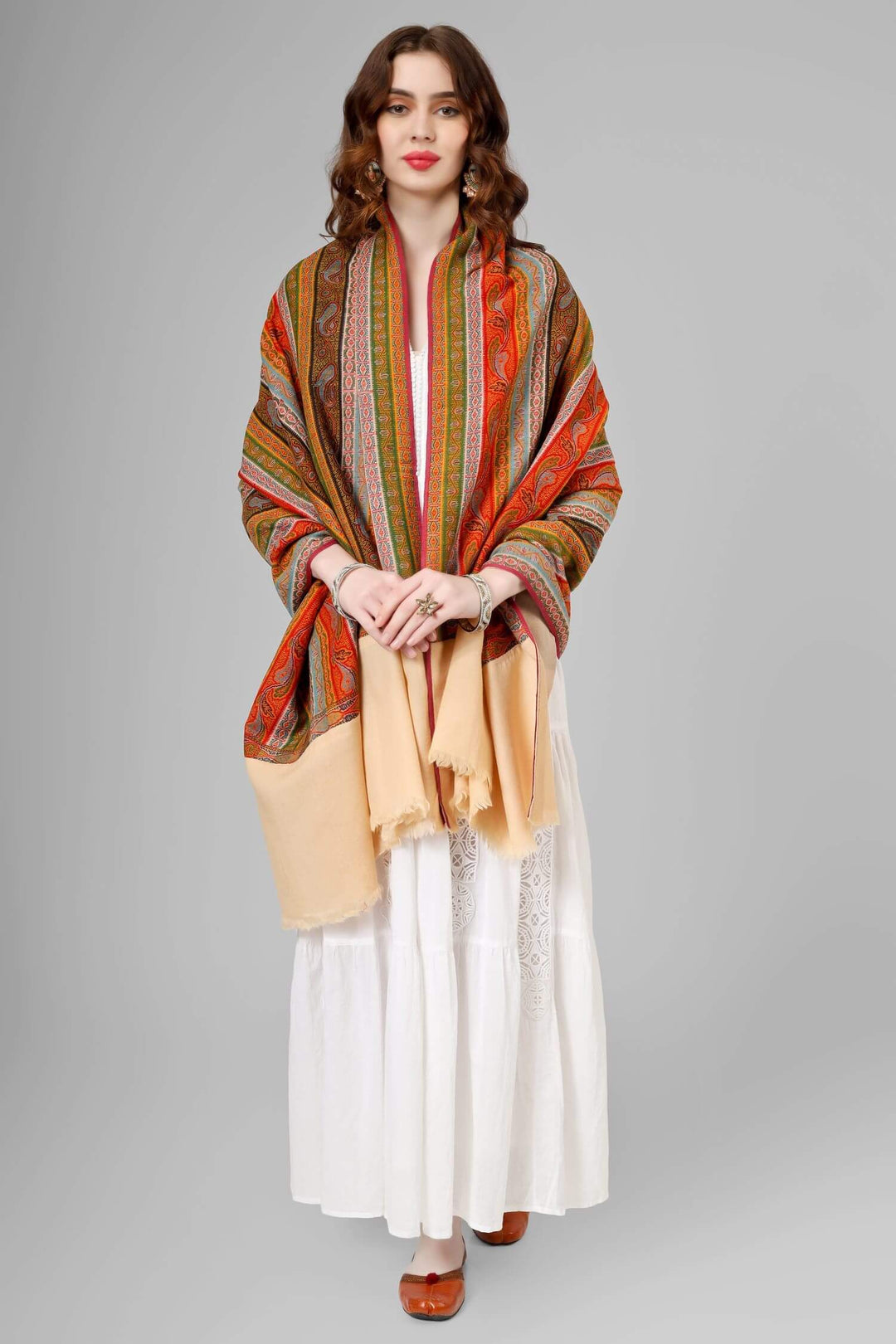 Peach Pasley Pashmina antique shawl "Striped Paisley Pashmina Antique Shawl" – a fusion of timeless elegance and vintage allure. With the iconic striped paisley pattern and a peach palla,