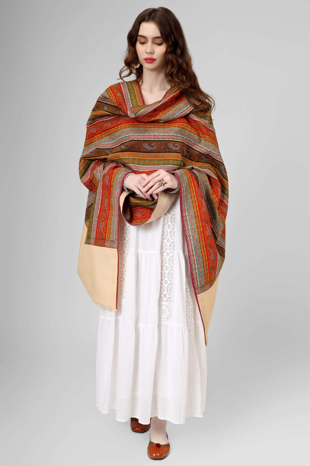 Peach Pasley Pashmina antique shawl "Striped Paisley Pashmina Antique Shawl" – a fusion of timeless elegance and vintage allure. With the iconic striped paisley pattern and a peach palla,