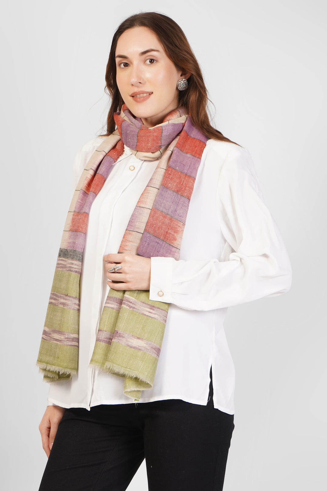 Intricate Ikkat Patterns in Contemporary Pashmina Stoles Online
Make a striking impression with our Red White Green Designer Ikkat Pashmina Stole.