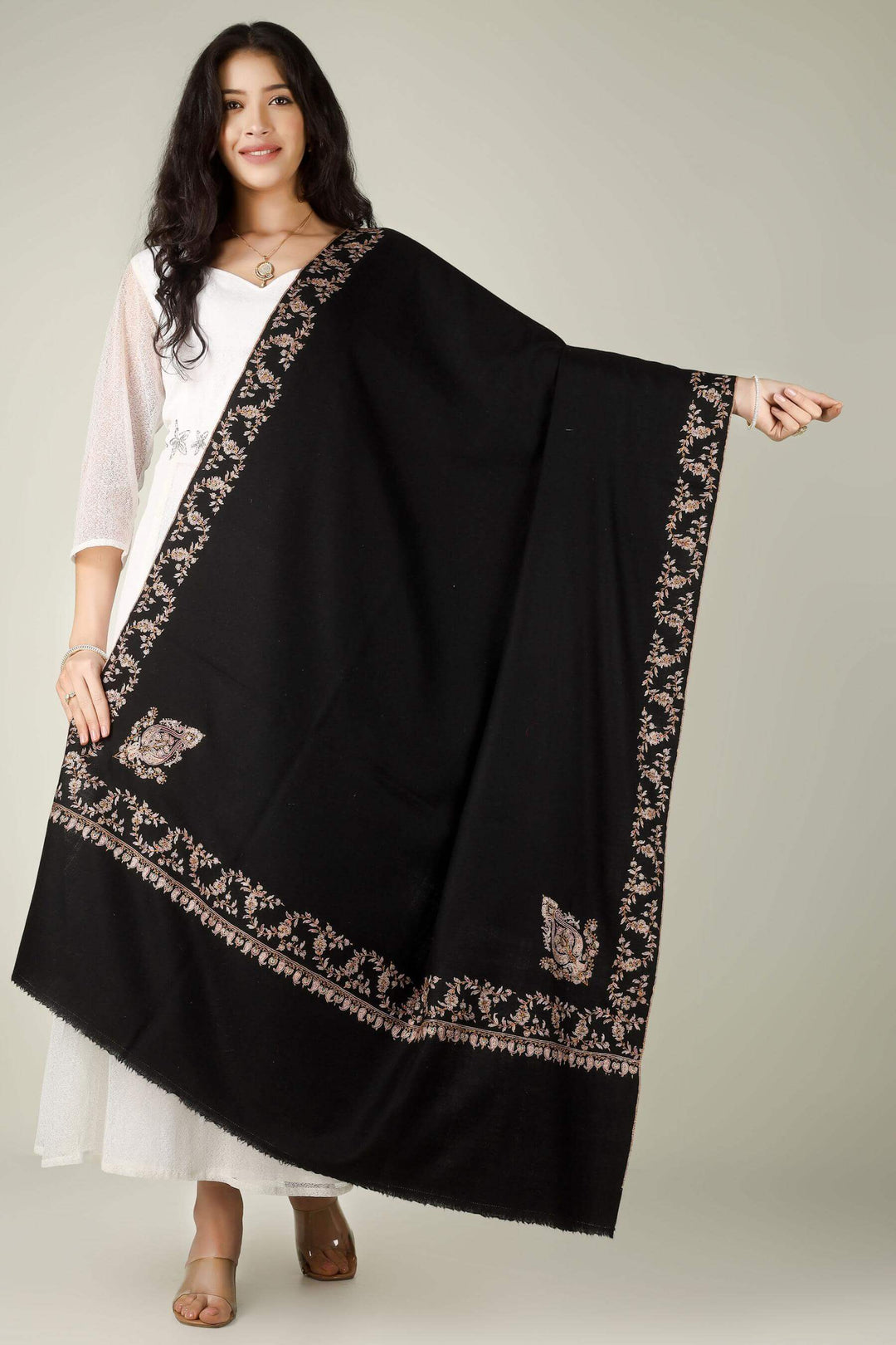 In the luxury fashion hubs of the UAE, from the Burj Khalifa district to the exclusive salons of Jumeirah, the Pashmina shawl in Dubai is the premier icon of "Quiet Luxury.