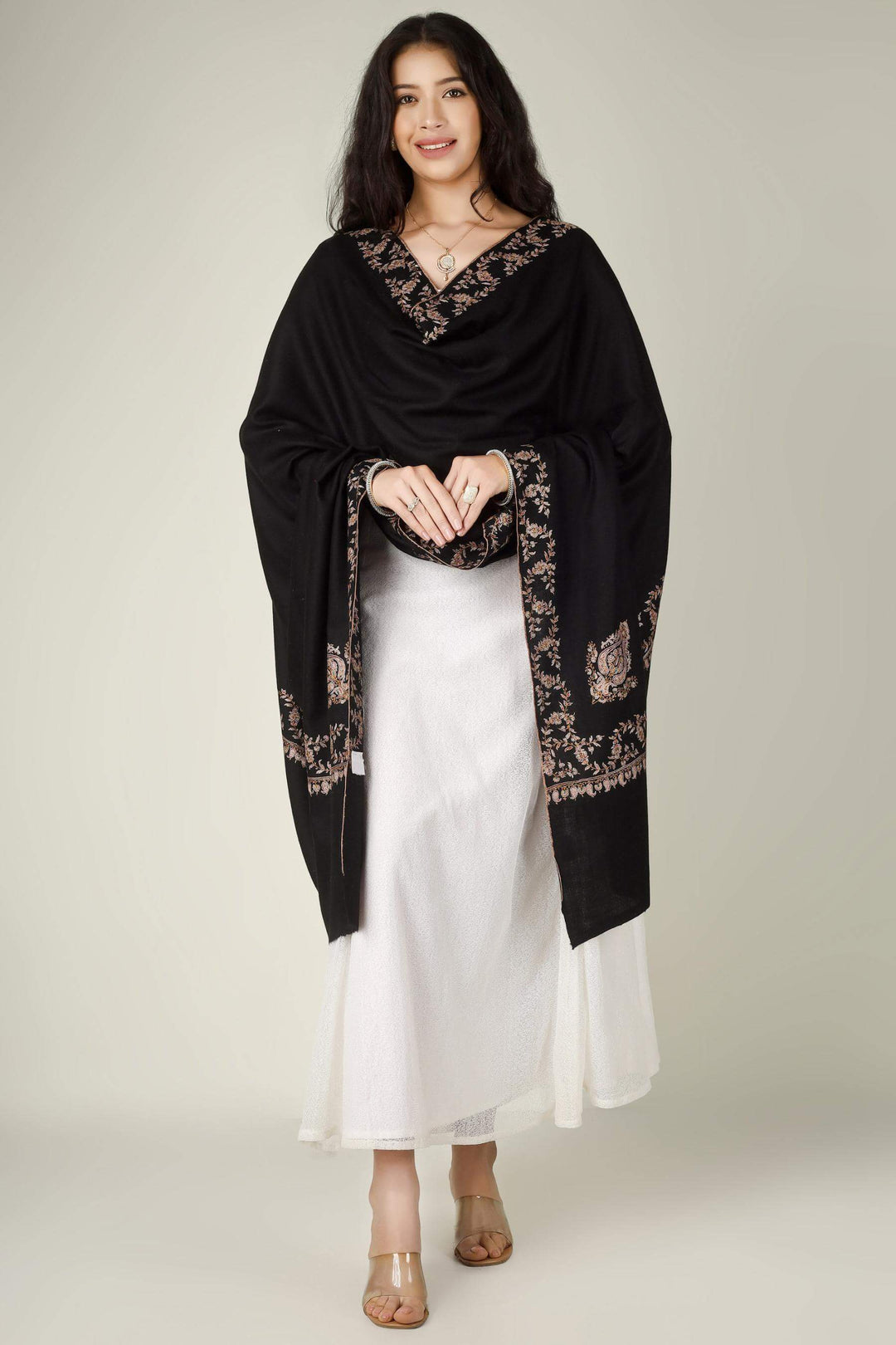 In the luxury fashion hubs of the UAE, from the Burj Khalifa district to the exclusive salons of Jumeirah, the Pashmina shawl in Dubai is the premier icon of "Quiet Luxury.