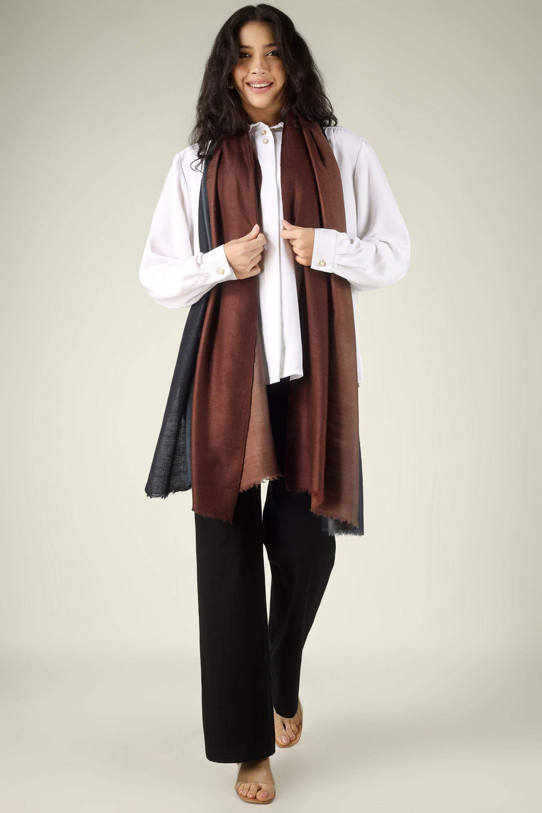 In the vibrant fashion districts of London, from the boutiques of Marylebone to the historic streets of Mayfair, the Pashmina stole in London is a seasonal staple of the city's style elite