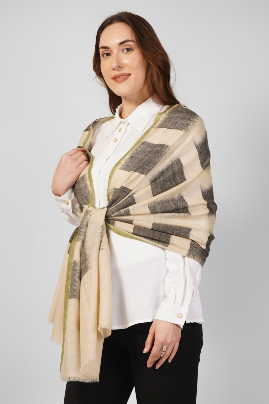 Exclusive Personalized Pashmina Stoles Online – Artistic Modern Brushstroke Design
  Make an modern statement with this custom designer pashmina stole, handwoven in Kashmir from pure, feather-light pashmina wool.