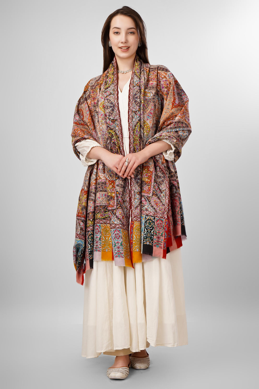 Kalamkari Pashmina Shawls Online – Royal Mariam-uz-Zamani Heritage
 The Pashmina Kalamkari Mariam-uz-Zamani Shawl is a splendid tribute to Kashmiri craftsmanship, blending authentic hand-painted and hand-embroidered kalamkari artistry on the finest pashmina wool