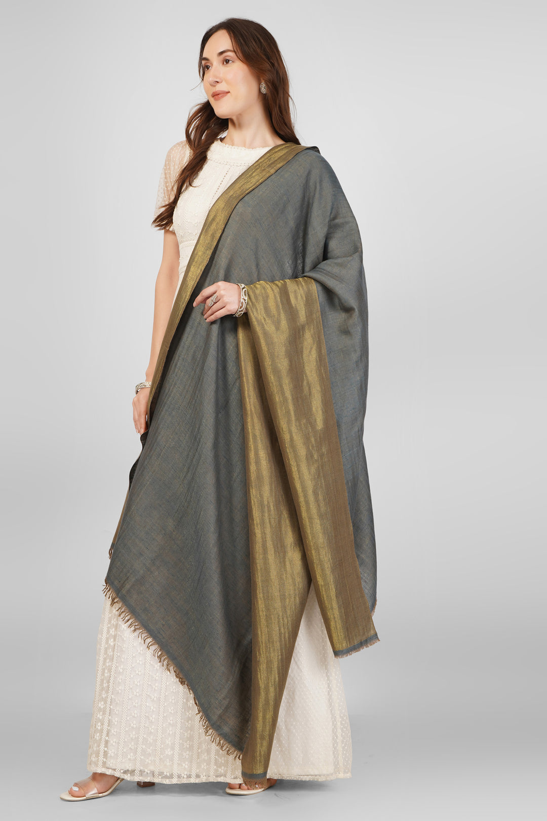 Every shawl comes with kepra certification and a certificate of authenticity, ensuring pure cashmere and genuine Kashmiri craftsmanship online 