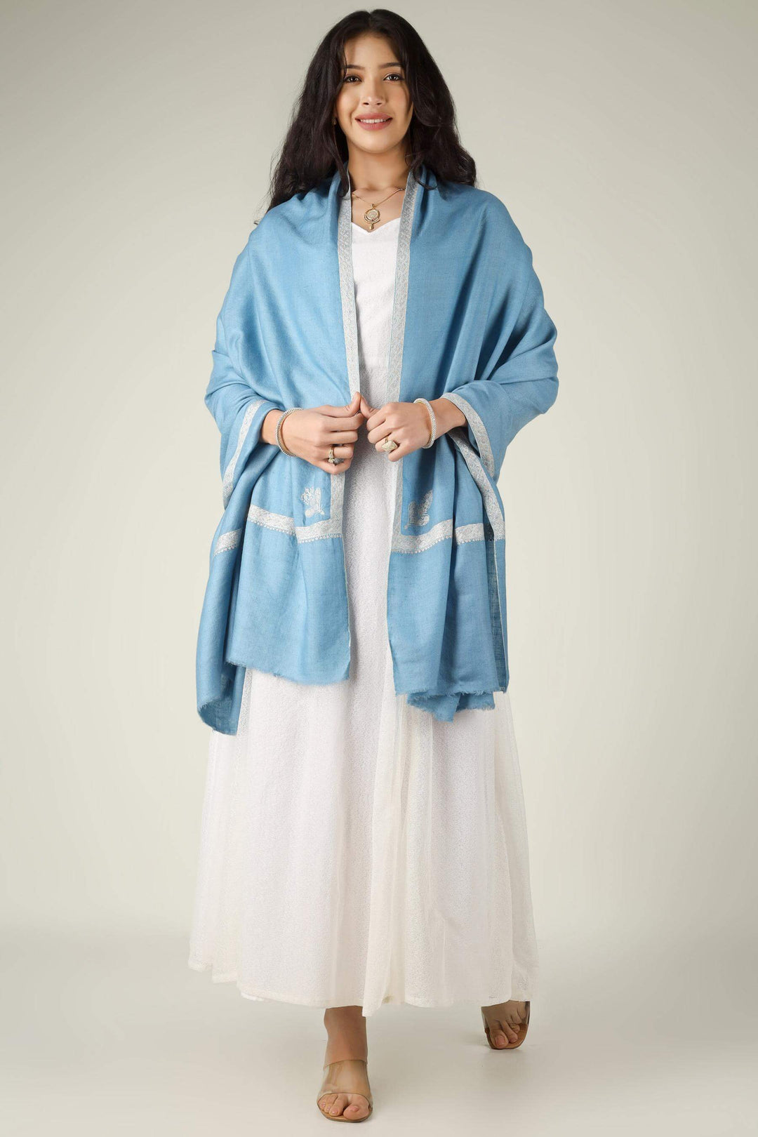  pashmina shawls online, this light blue hashidaar piece blends traditional Kashmiri craftsmanship with a clean, contemporary look that never dates
