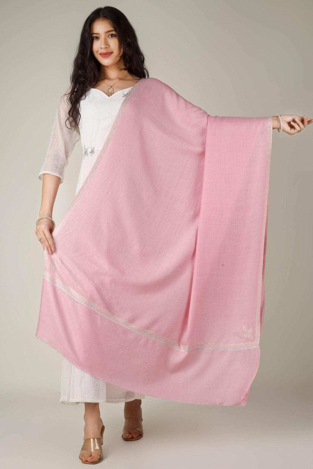 pashmina shawls online, this light pink hashidaar piece blends traditional Kashmiri craftsmanship with a modern, minimal look that never goes out of style