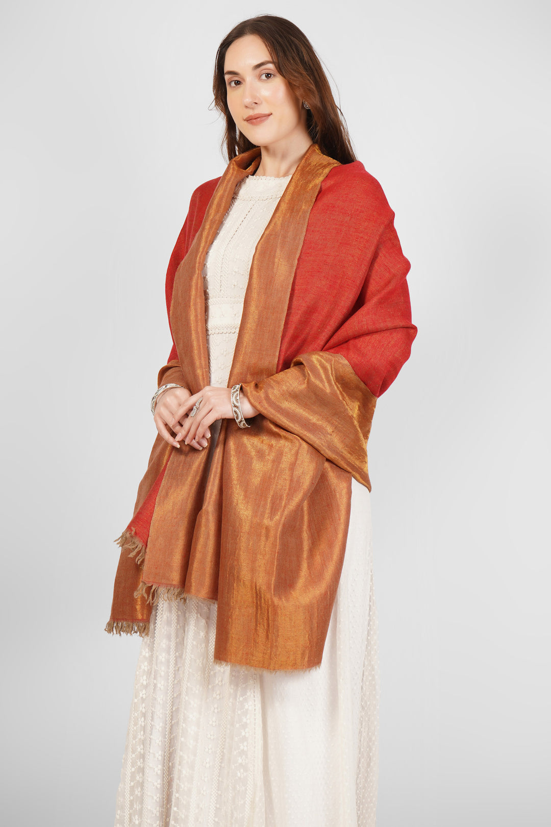 Zari Golden and Red Pashmina Reversible Shawl – Vibrant Dual-Tone Luxury
Bold Sophistication: Reversible Pashmina Crafted with Gold Zari & Rich Red pashmina shawls online
