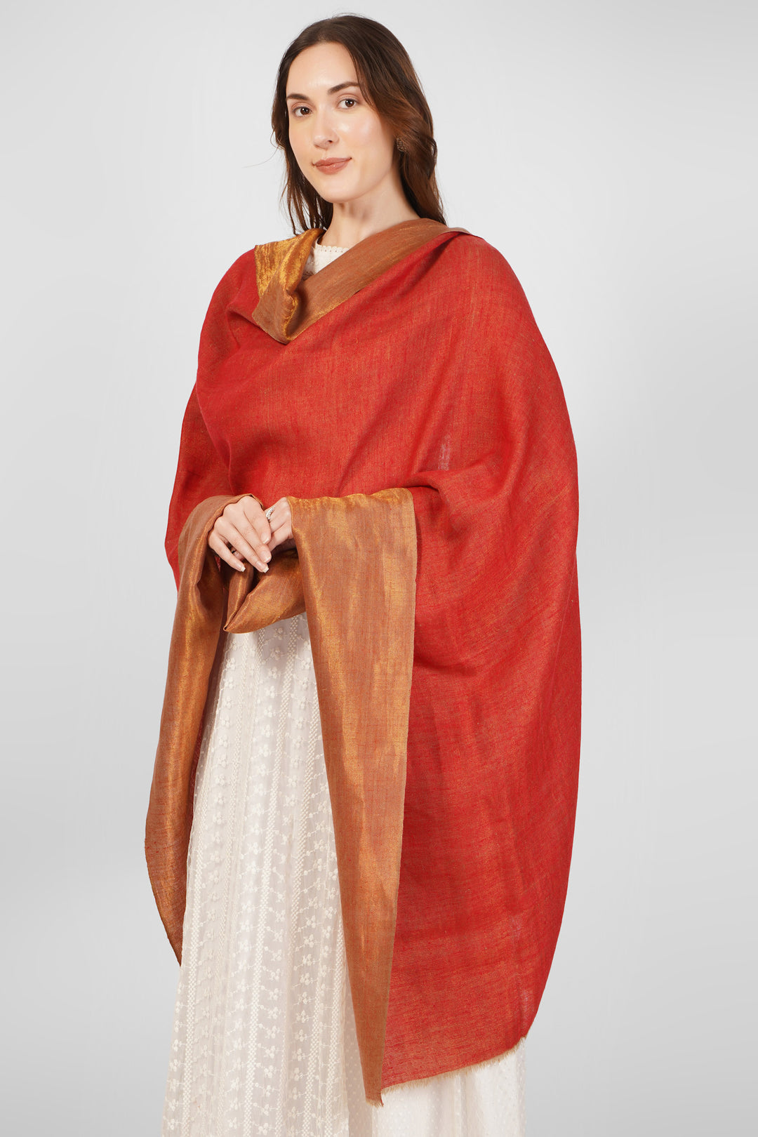 Zari Golden and Red Pashmina Reversible Shawl – Vibrant Dual-Tone Luxury
Bold Sophistication: Reversible Pashmina Crafted with Gold Zari & Rich Red pashmina shawls online