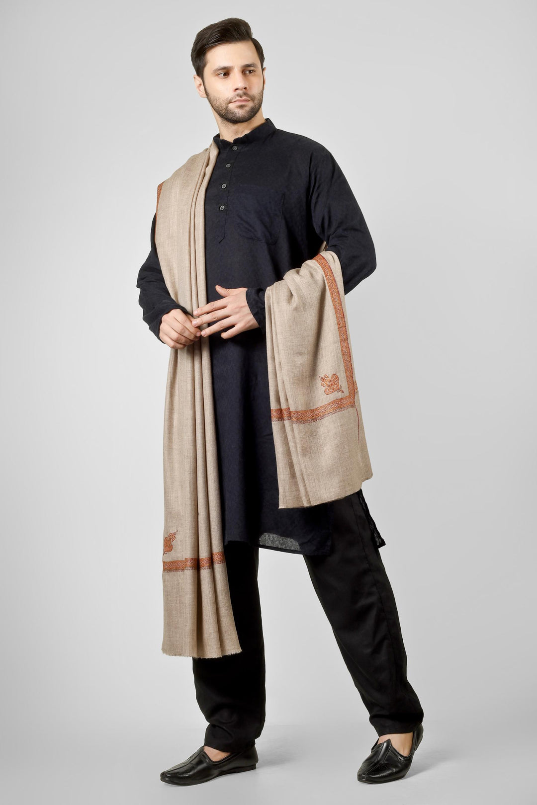 Ideal for gentlemen worldwide seeking luxury men's pashmina shawls in the USA, Canada, UK, Europe and Middle East, this natural hashidaar pashmina shawl offers authentic Kashmiri quality for sophisticated occasions.