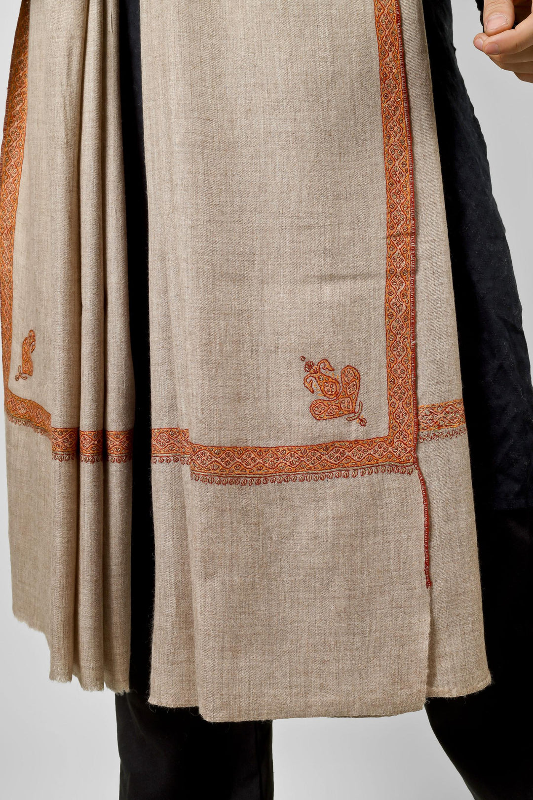 Ideal for gentlemen worldwide seeking luxury men's pashmina shawls in the USA, Canada, UK, Europe and Middle East, this natural hashidaar pashmina shawl offers authentic Kashmiri quality for sophisticated occasions.