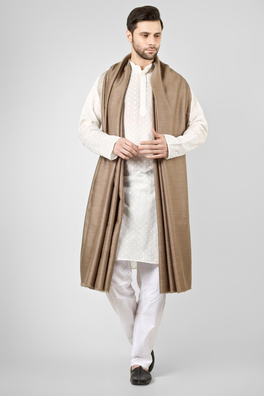 Ideal for gentlemen worldwide seeking luxury men's pashmina shawls in the USA, Canada, UK, Europe and Middle East, this reversible natural pashmina shawl delivers authentic Kashmiri quality for versatile elegance