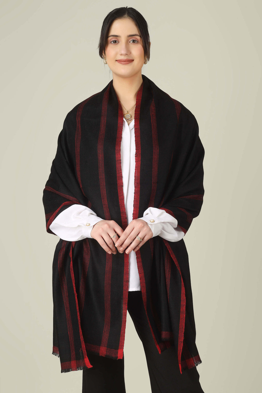 pashmina online, this stole is a strong choice for customers who want authentic craftsmanship, clean style, and a premium finish.