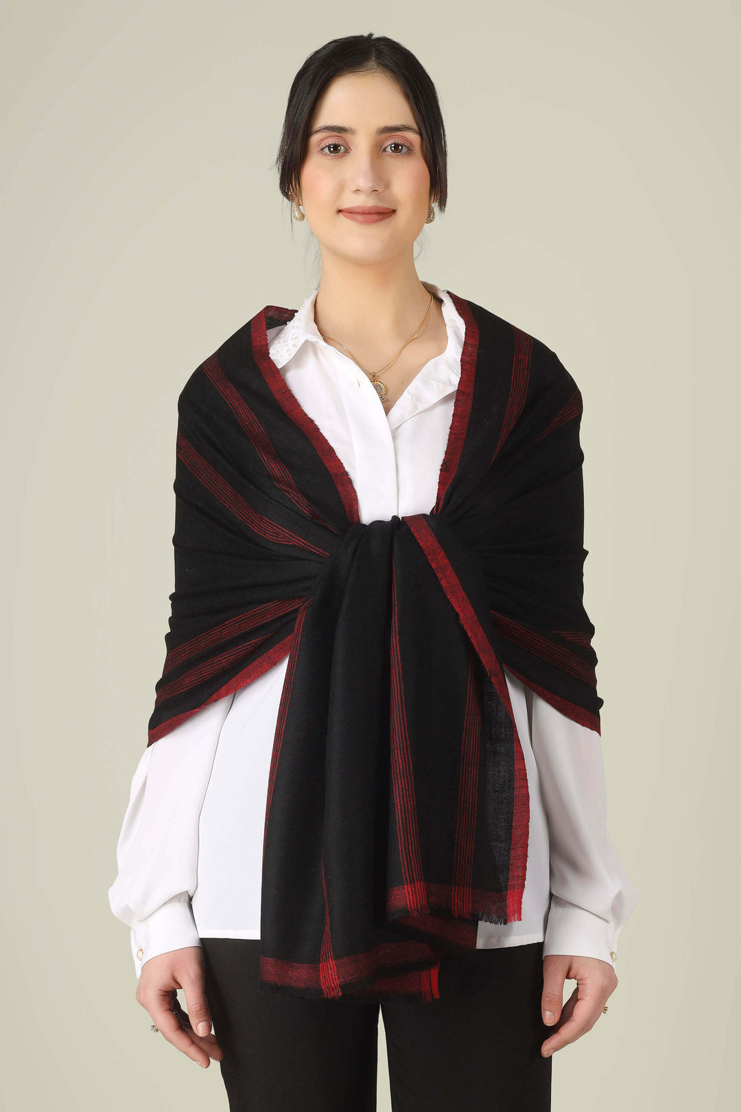pashmina online, this stole is a strong choice for customers who want authentic craftsmanship, clean style, and a premium finish.
