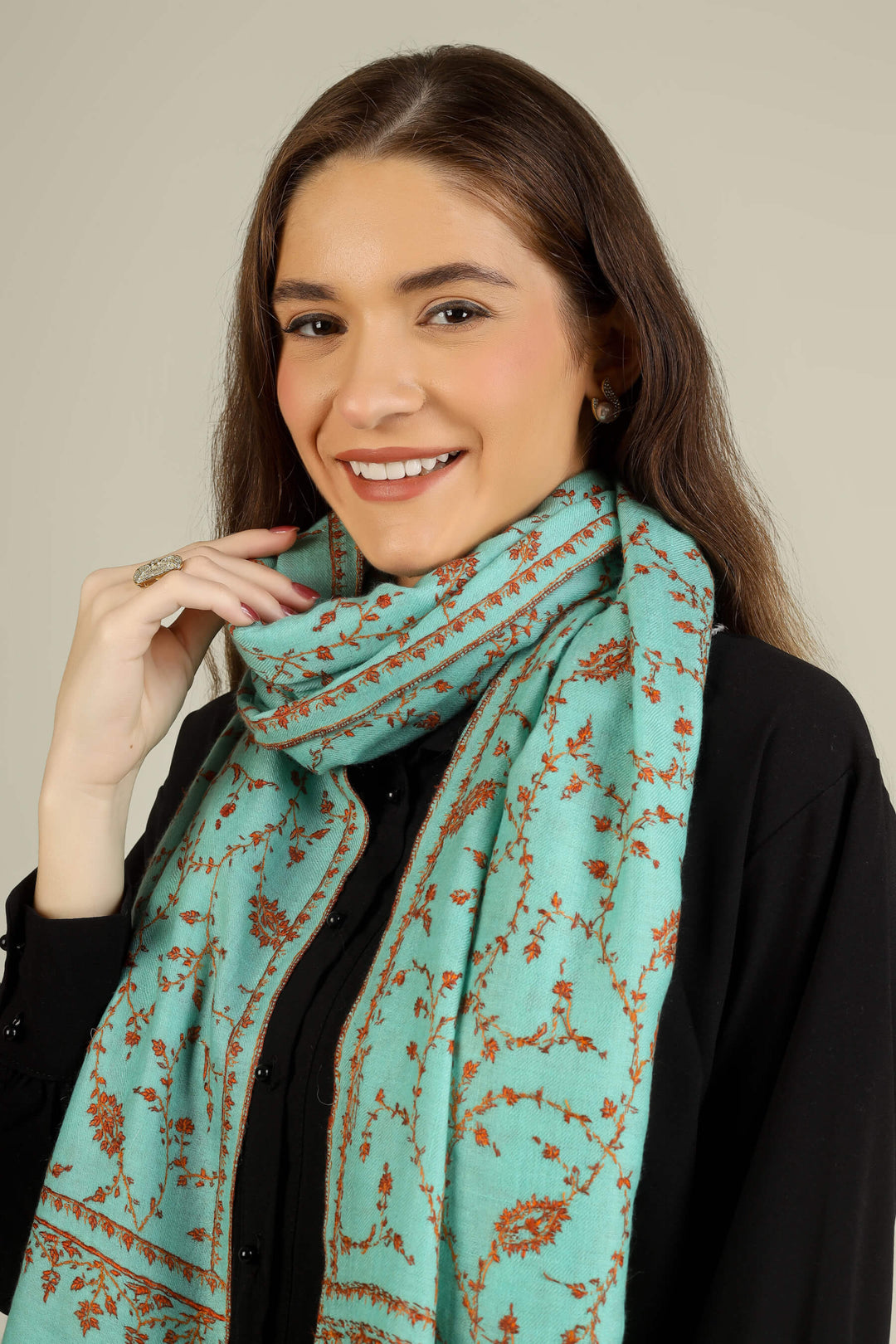 this GI pashmina green needle work stole brings the soul of Kashmiri craftsmanship to cities from New York and Los Angeles to Chicago, Houston, and Toronto