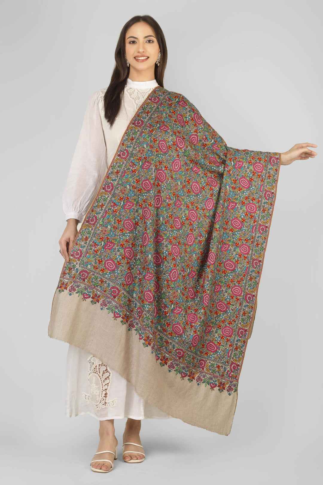 Pashmina shawls in the America
A vibrant option for admirers of pashmina shawls in the United states, this handcrafted jama shawl brings authentic Kashmiri artistry