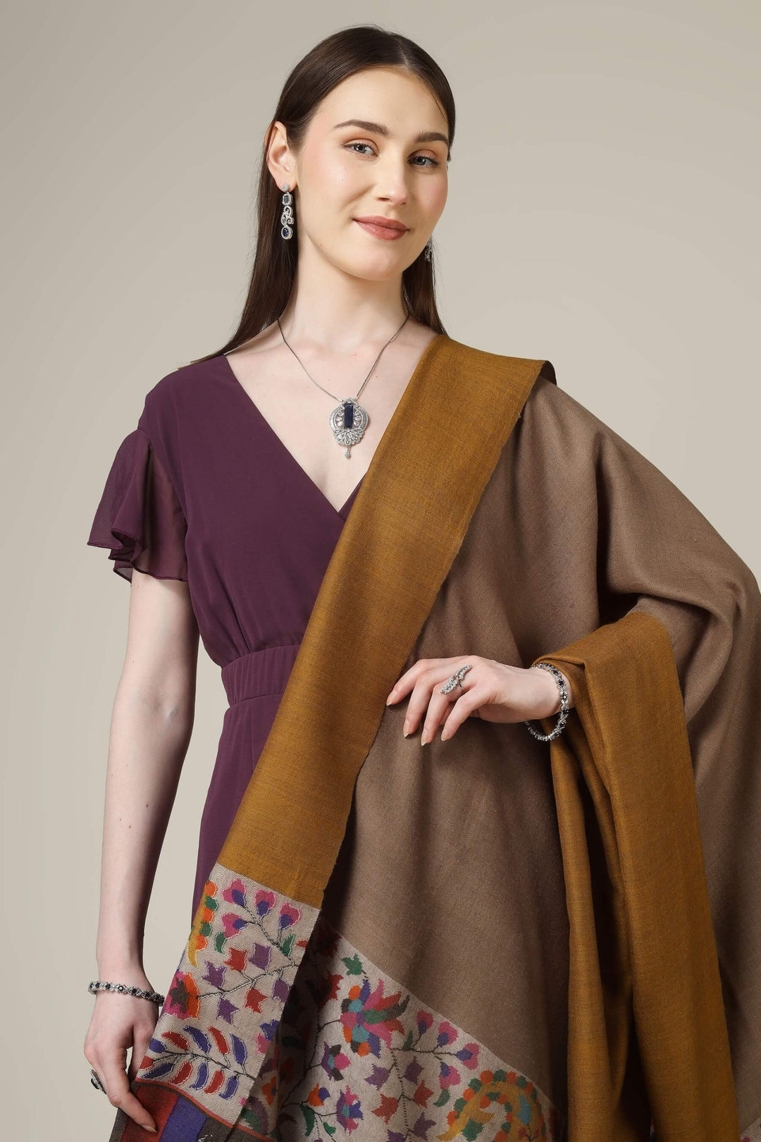 authentic kani pashmina shawls online, this piece blends traditional craftsmanship, rich color contrast, and timeless heirloom appeal.