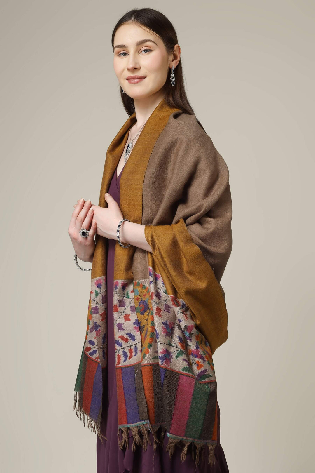 authentic kani pashmina shawls online, this piece blends traditional craftsmanship, rich color contrast, and timeless heirloom appeal.