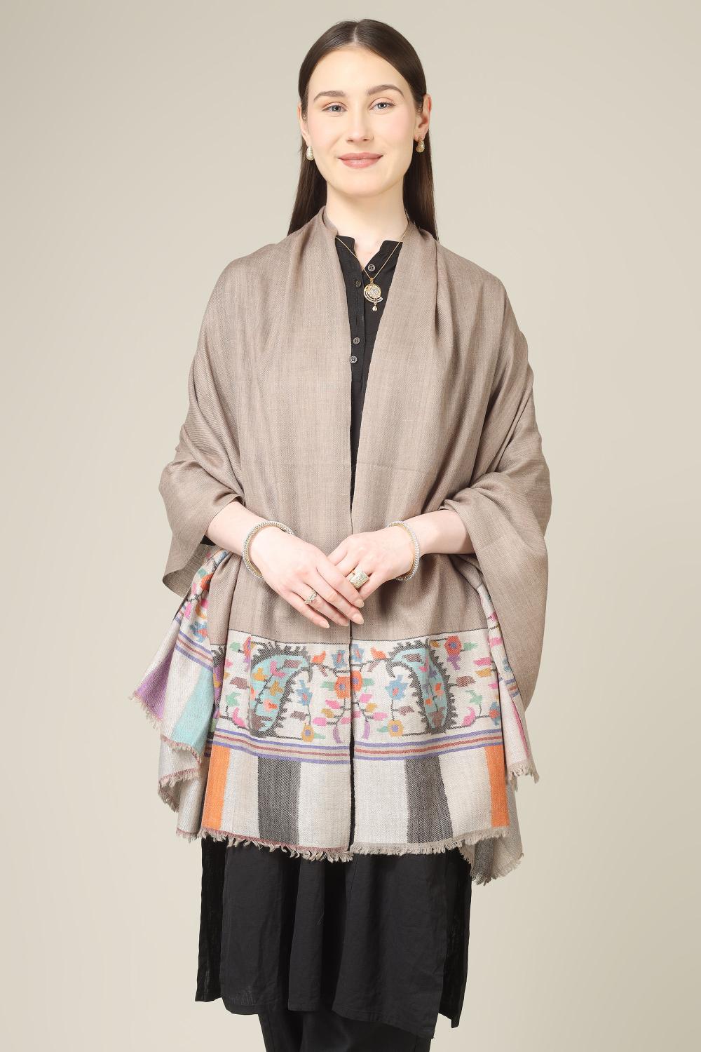 authentic kani pashmina shawls online, this piece blends traditional craftsmanship, subtle sophistication, and timeless heritage appeal.