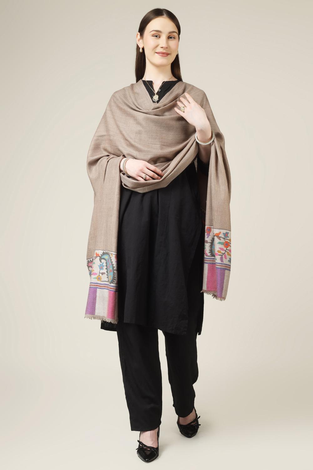 authentic kani pashmina shawls online, this piece blends traditional craftsmanship, subtle sophistication, and timeless heritage appeal.