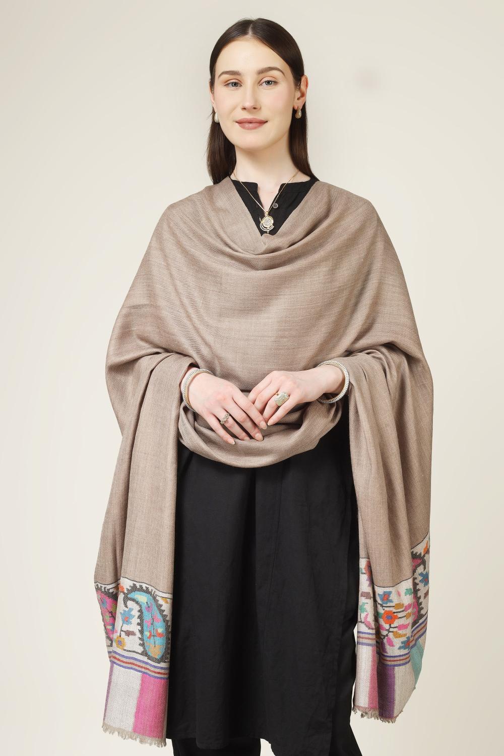 authentic kani pashmina shawls online, this piece blends traditional craftsmanship, subtle sophistication, and timeless heritage appeal.