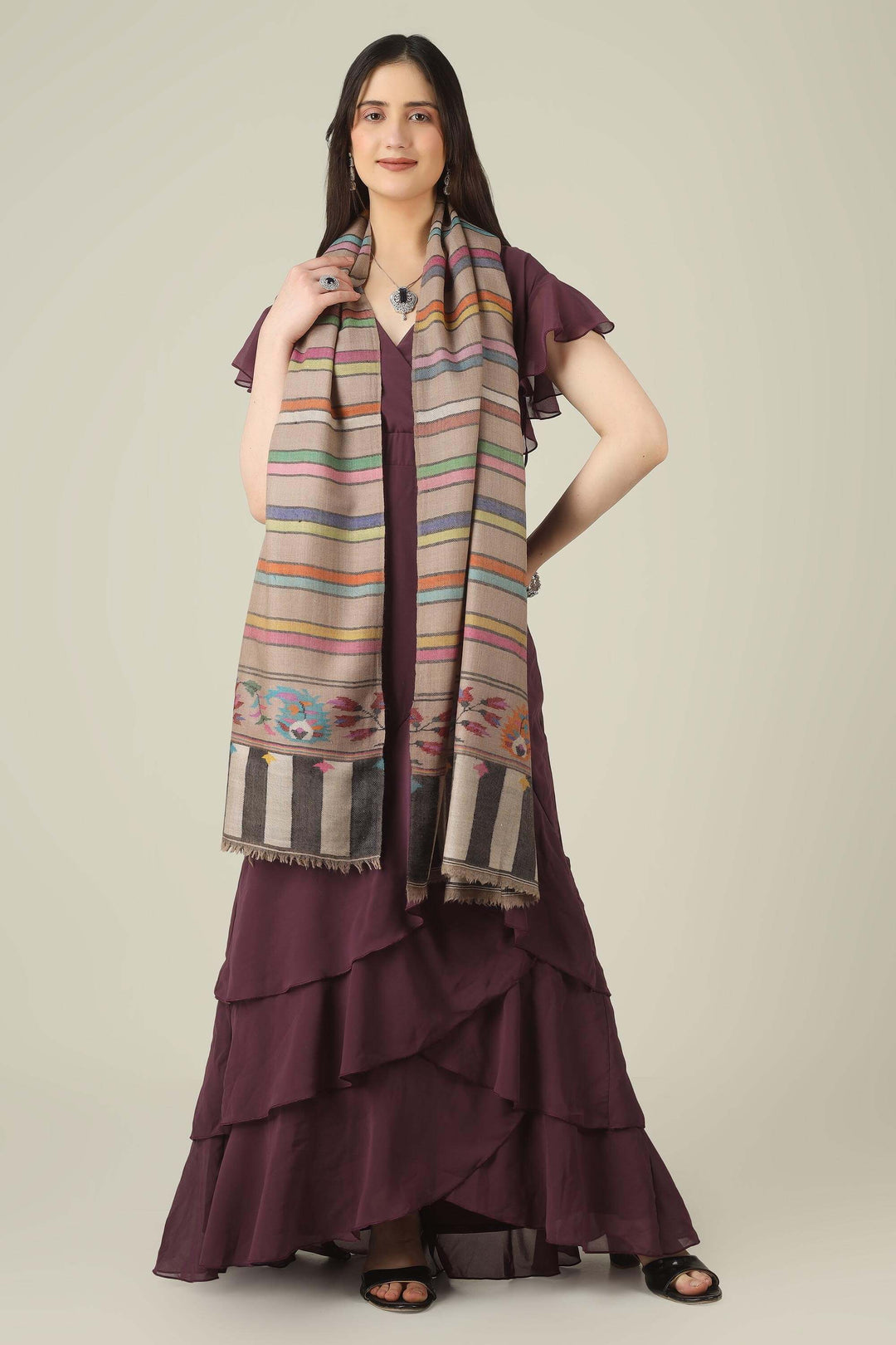 pashmina online, this kani stole offers museum-level craftsmanship suitable for style-conscious customers in Canada as well as across India
