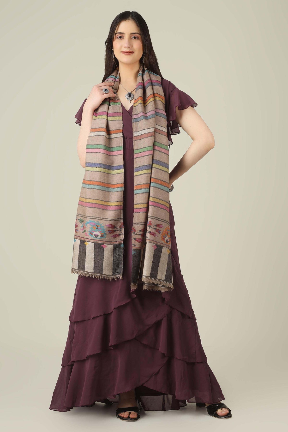 pashmina online, this kani stole offers museum-level craftsmanship suitable for style-conscious customers in Canada as well as across India