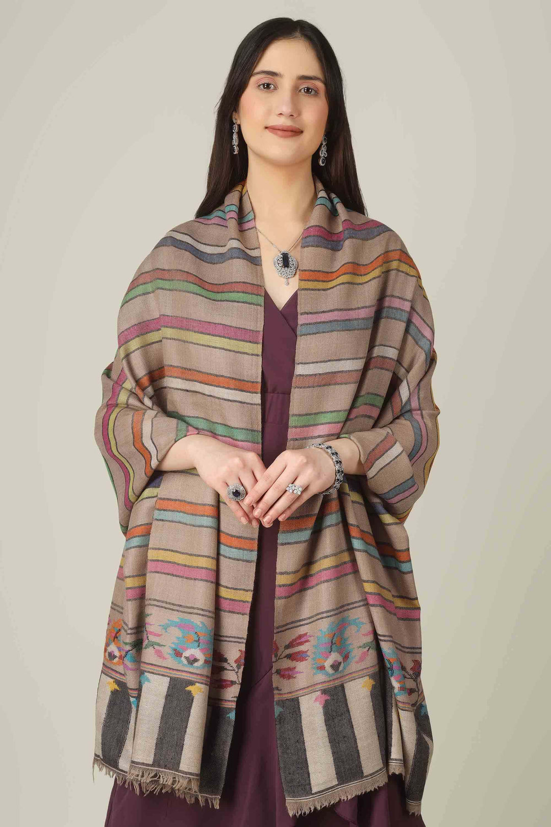 pashmina online, this kani stole offers museum-level craftsmanship suitable for style-conscious customers in Canada as well as across India