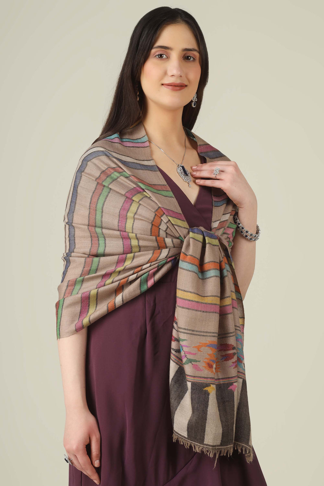 pashmina online, this kani stole offers museum-level craftsmanship suitable for style-conscious customers in Canada as well as across India