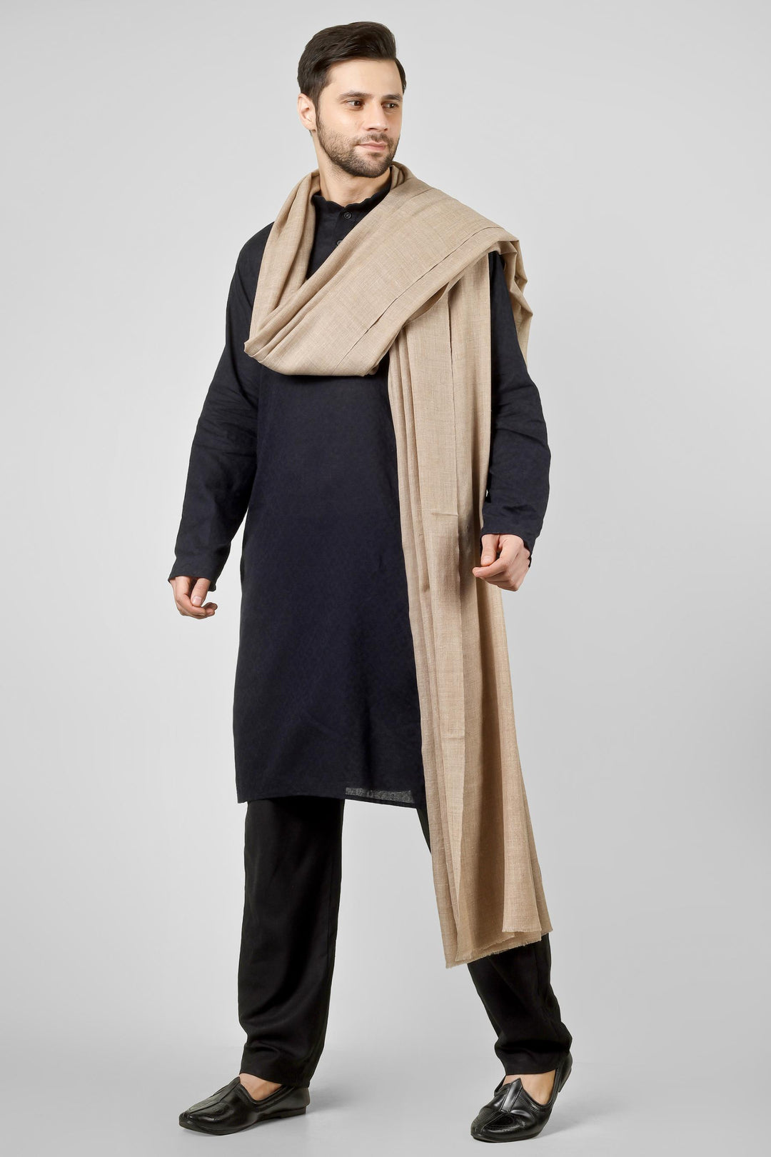 Perfect for gentlemen seeking luxury men's pashmina shawls across the USA, Canada, UK, Europe and the Middle East, this natural colour GI pashmina shawl delivers authentic Kashmiri quality for sophisticated wardrobes worldwide