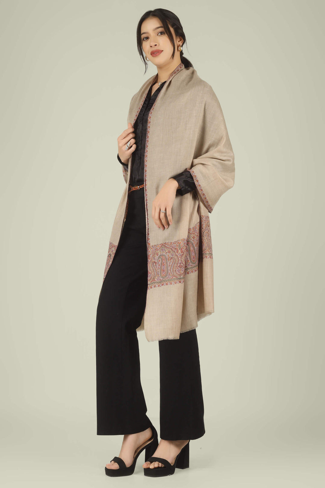 In Tokyo's luminous Ginza district where wabi-sabi meets high couture, Pashmina stoles in Tokyo symbolize refined minimalism for Harajuku trendsetters and Roppongi tastemakers