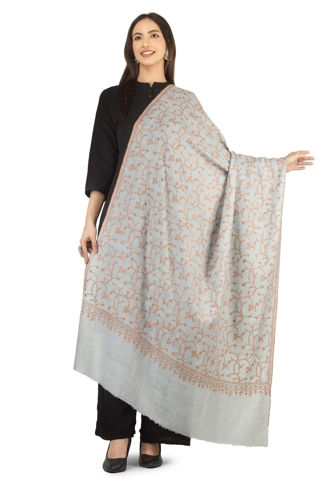 A refined choice for admirers of pashmina shawls in Newyork, this handwoven jaal shawl brings authentic Kashmiri craftsmanship
