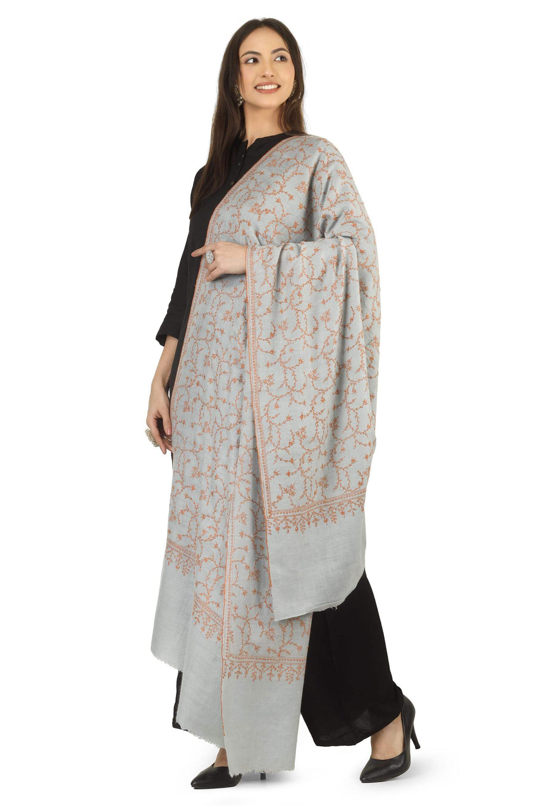 A refined choice for admirers of pashmina shawls in Newyork, this handwoven jaal shawl brings authentic Kashmiri craftsmanship