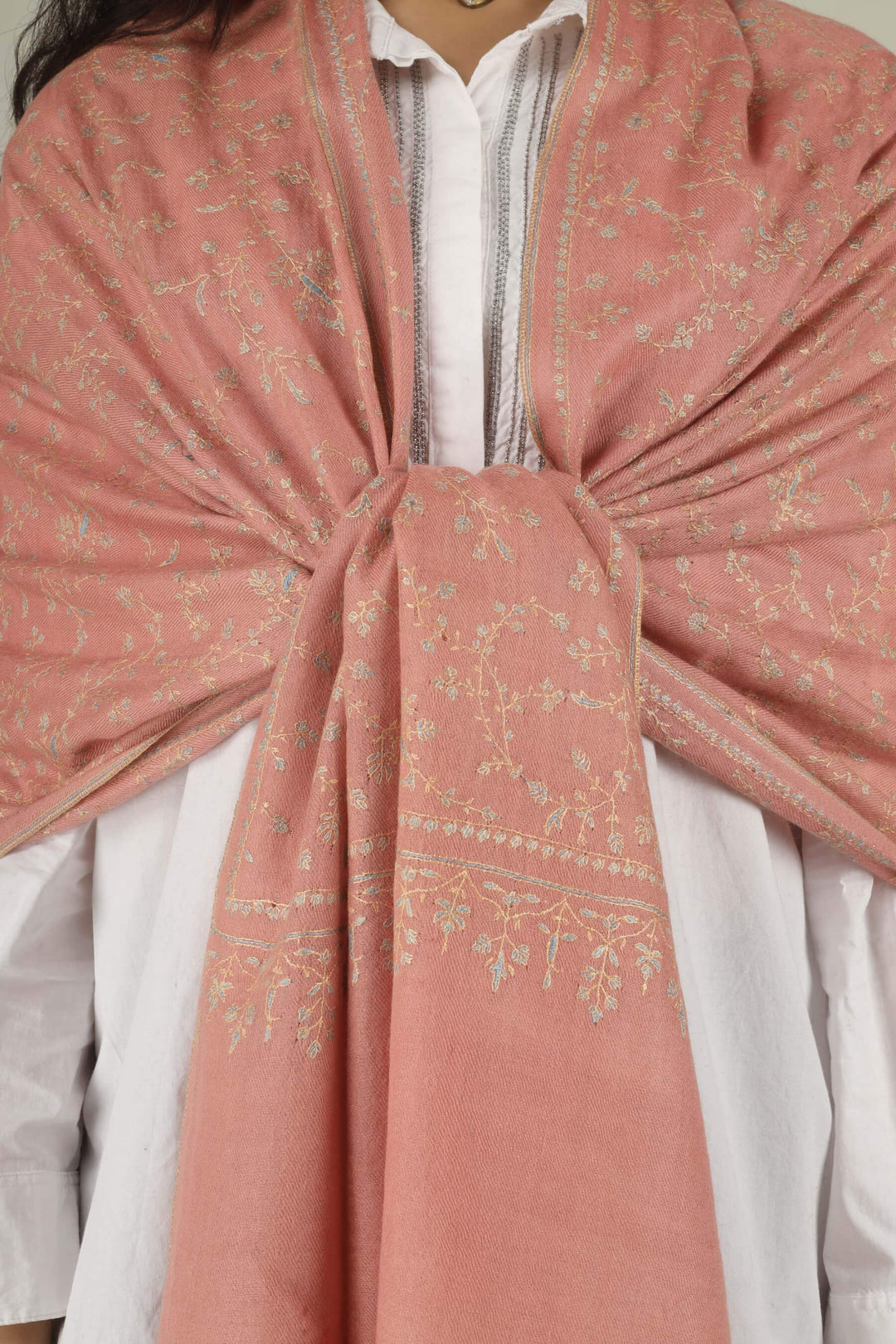Hand-embroidered blush pink pure Pashmina stole featuring all-over Jaldaar Sozni floral vine embroidery from Kepra.