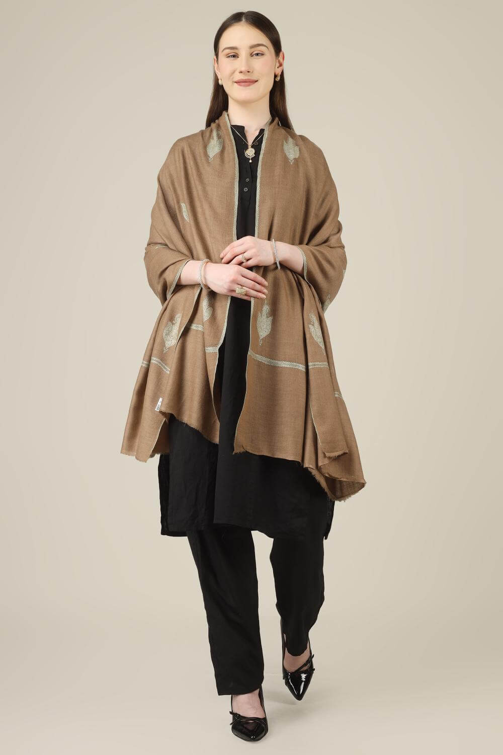authentic bootidaar pashmina shawls online, this piece combines heritage craftsmanship, soft warmth, and understated elegance in one classic drape.