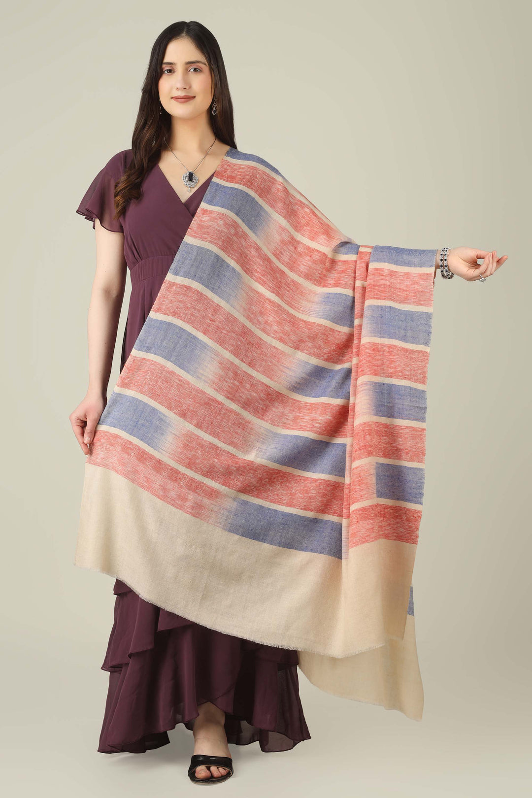 searching for pashmina online, this ikat shawl brings together traditional Kashmiri weaving and a contemporary colour story that works beautifully in style capitals like the USA and the UK
